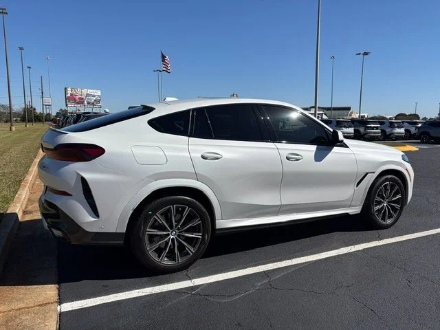 Used 2026  BMW xDrive40i image 4