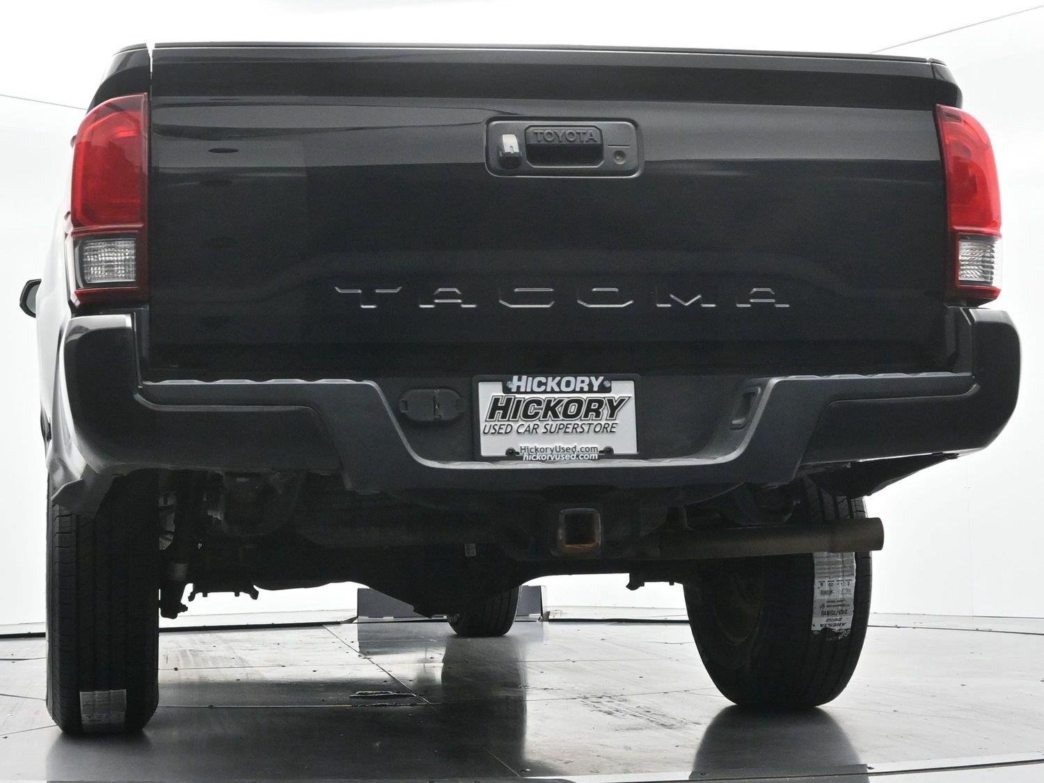 Used 2022 Midnight Black Metallic Toyota SR image 44