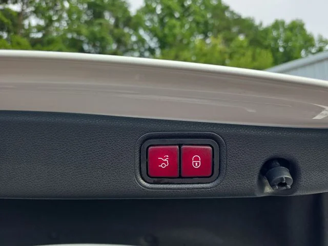 Used 2019  Mercedes-Benz E 300 image 14