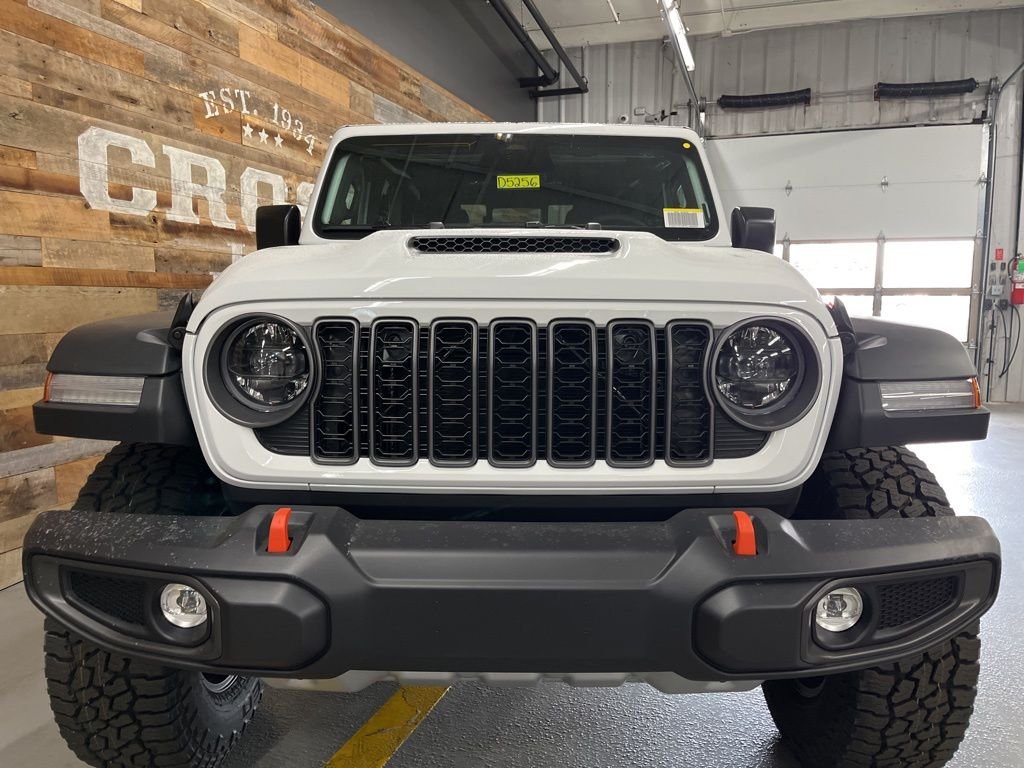 New 2026 Bright White Clear-Coat Exterior Paint Jeep Mojave image 7