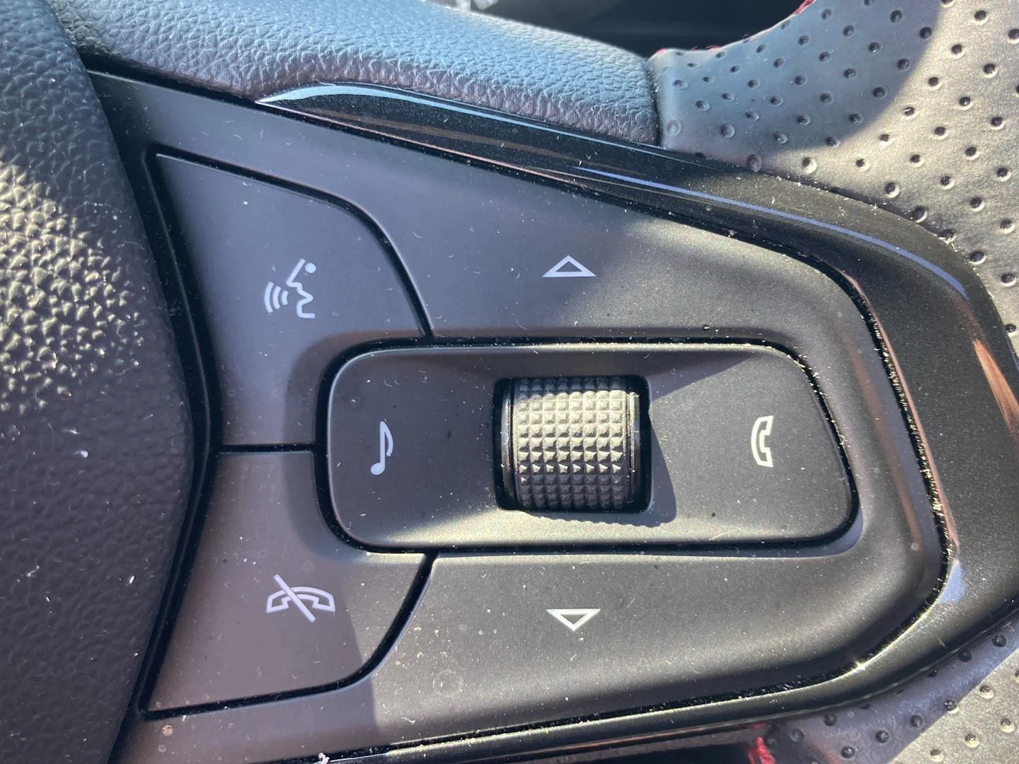 Used 2024 Summit White Chevrolet RS image 15