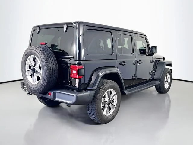 Used 2022 Black Jeep Unlimited Sahara image 7