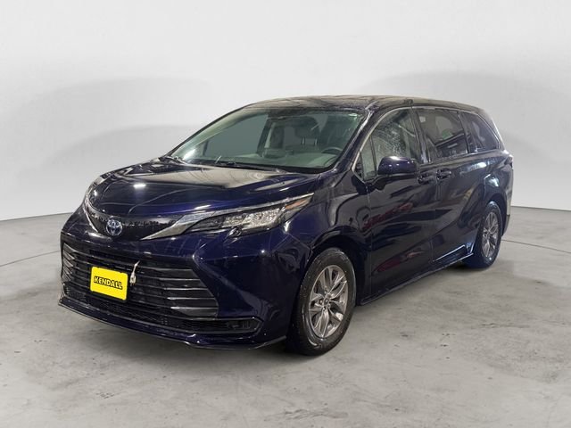 2022 Toyota Sienna LE