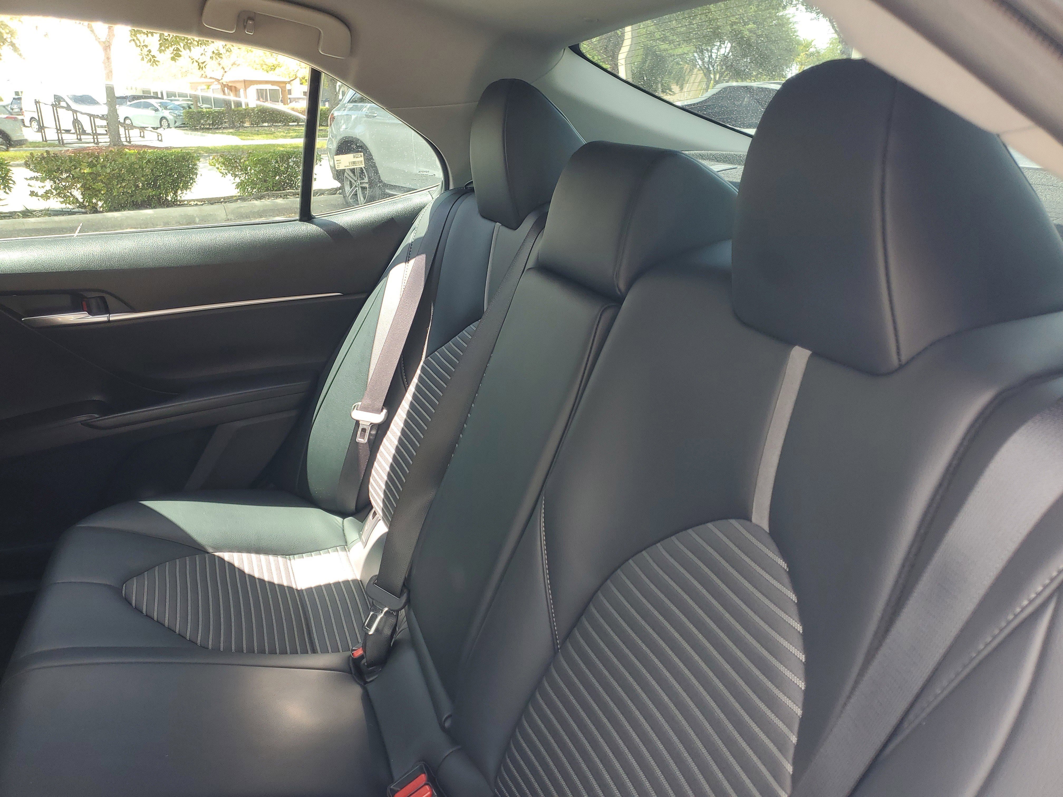Used 2023 Ice Toyota SE image 13
