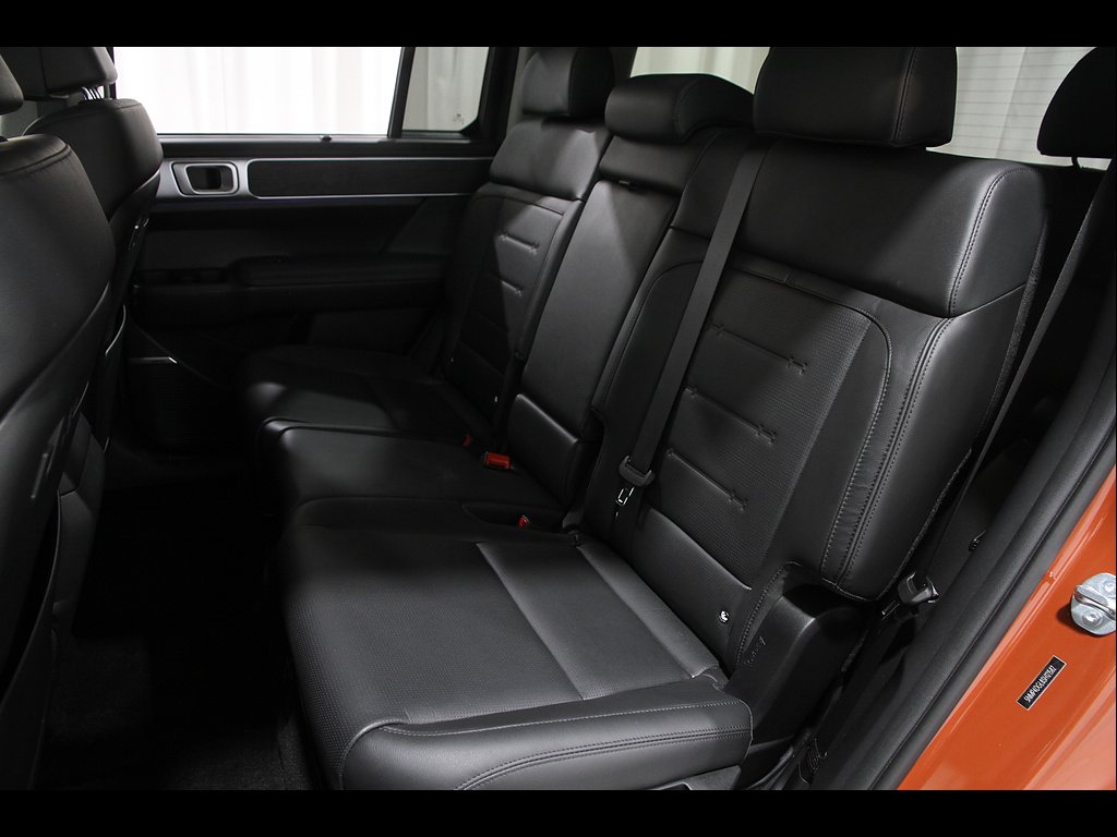 2025 Hyundai Santa Fe Limited - Photo 19