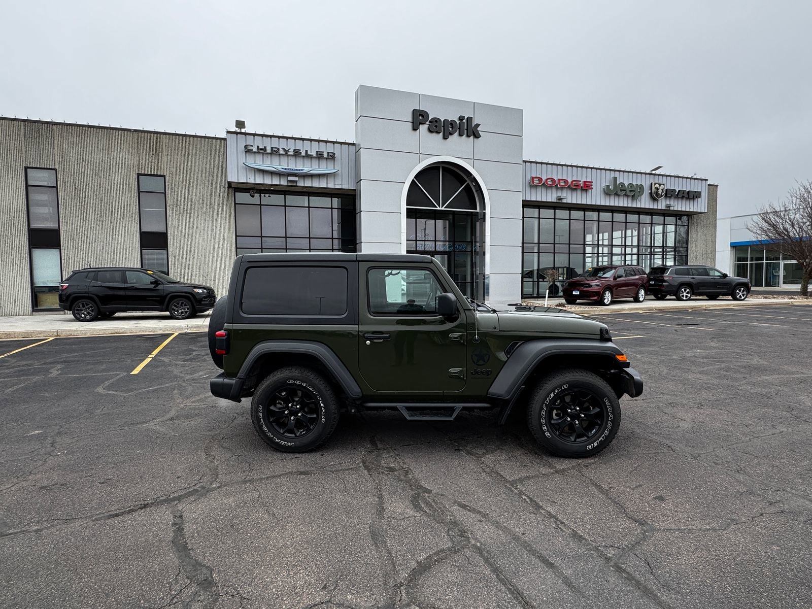 Used 2021  Jeep Willys image 1