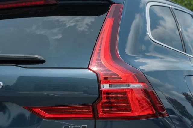 Used 2022 Denim Blue Volvo Momentum image 7