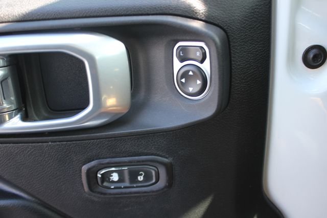 Used 2019 White Jeep Unlimited Sport S image 15