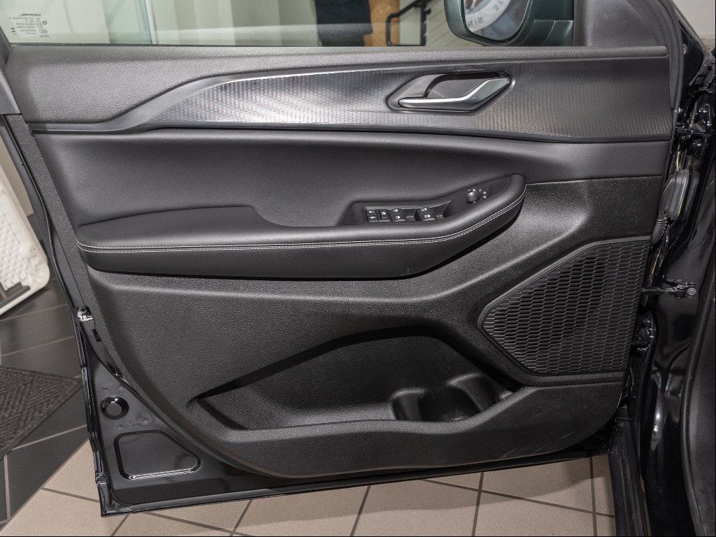 2023 Jeep Grand Cherokee Laredo - Photo 9
