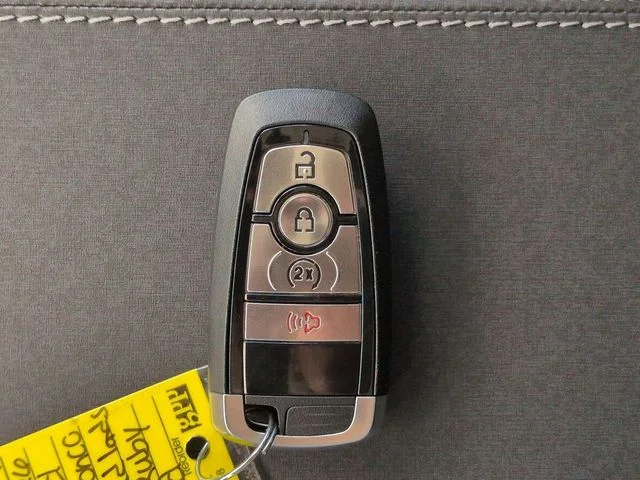 New 2026 Ruby Red Metallic Tinted Clearcoat Ford Badlands® image 30