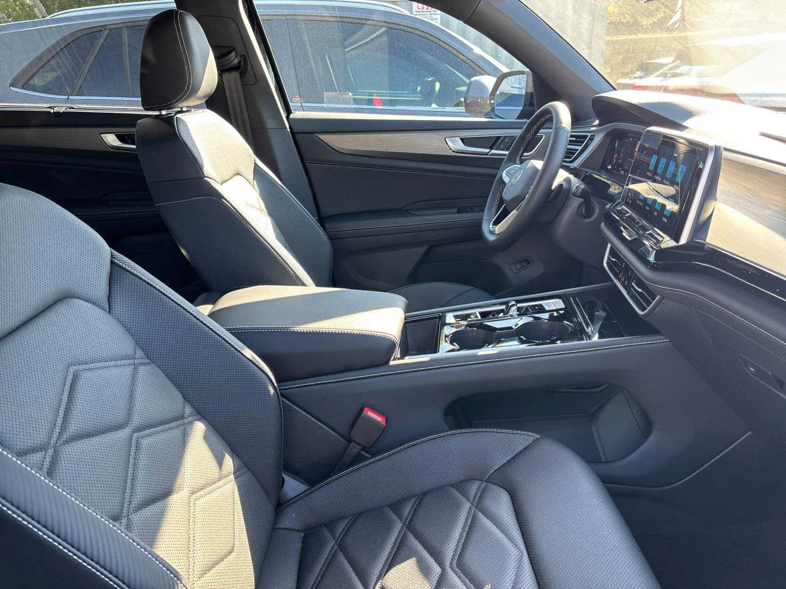New 2026 Deep Black Pearl Volkswagen 2.0T SE w/Technology image 39