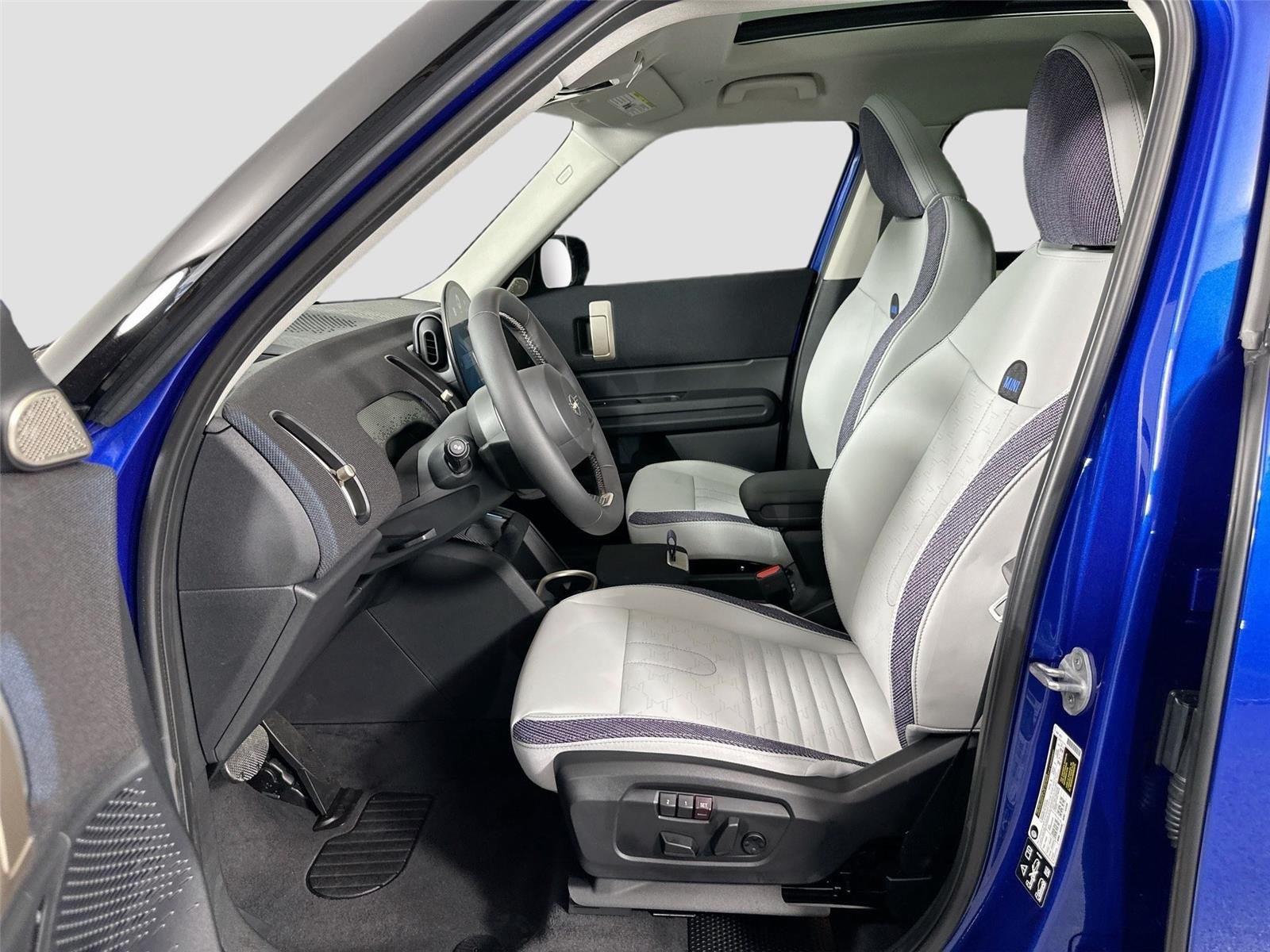 Used 2025 Blazing Blue Metallic MINI S image 22