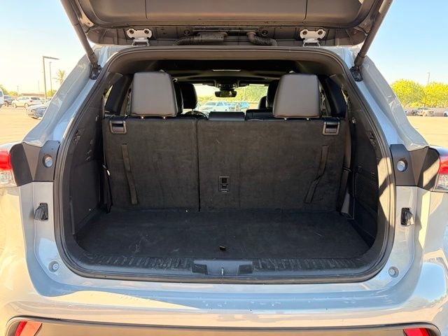 Used 2025 Cement Toyota XSE image 11