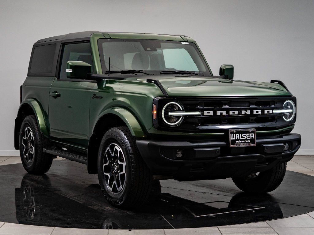 Used 2023 Eruption Green Metallic Ford Outer Banks image 12