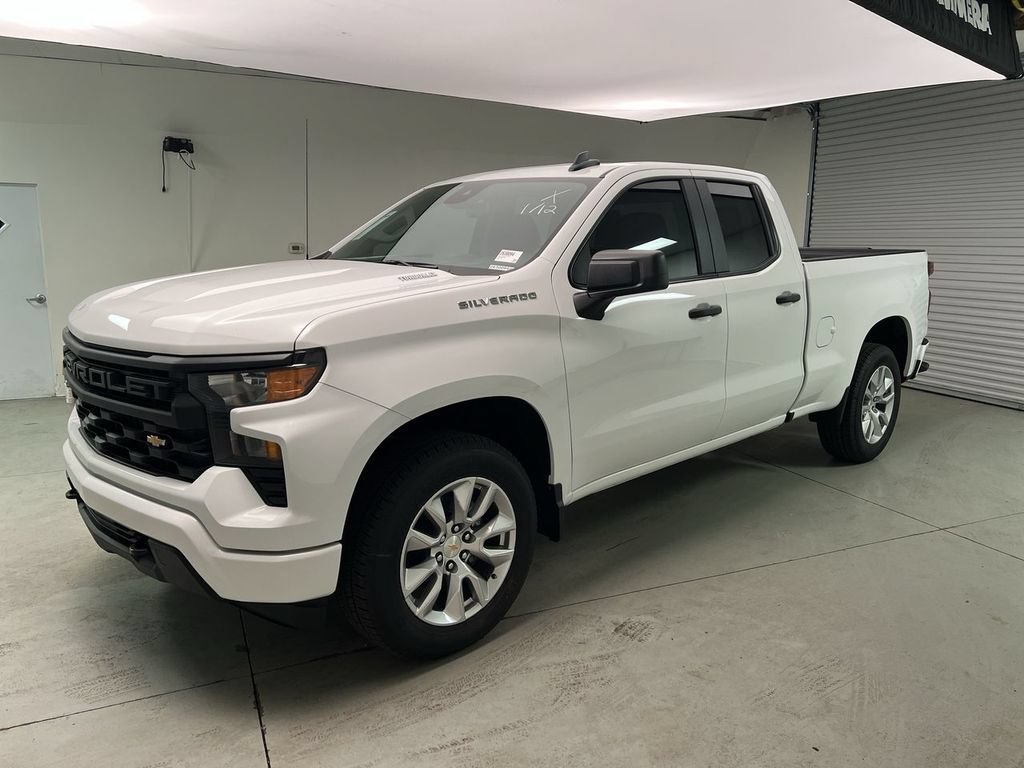 New 2026 Summit White Chevrolet Custom image 4
