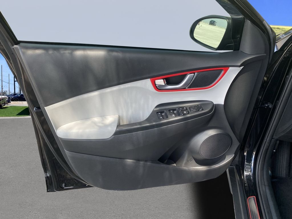 Used 2022 Ultra Black Pearl Hyundai SEL image 17