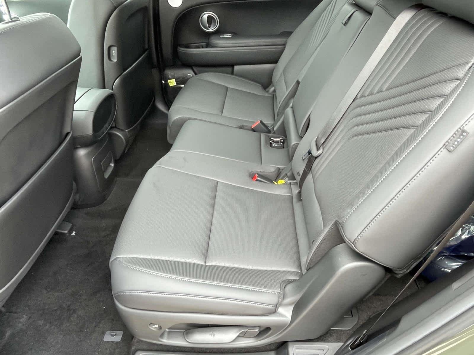 New 2027 Titan Green Pearl Hyundai SEL Premium 8P image 17