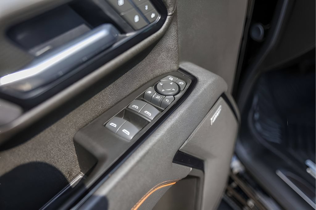 Used 2025 Onyx Black GMC AT4 image 25