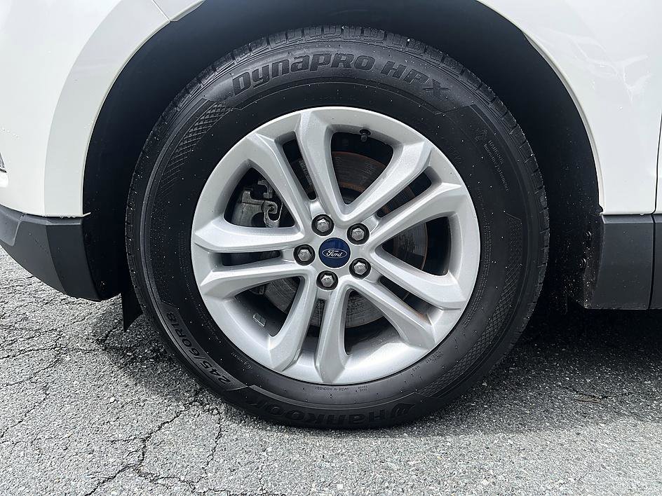 Used 2020 White Metallic Ford SEL image 10
