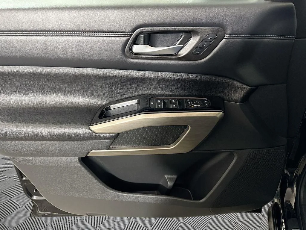2024 Nissan Pathfinder Platinum - Photo 28