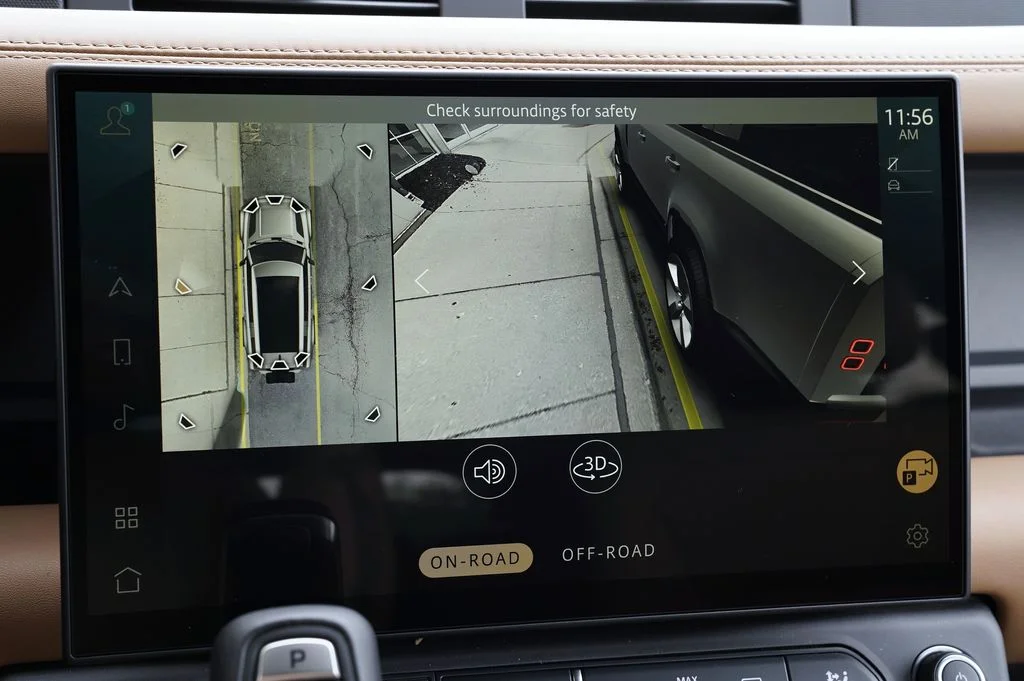 New 2026 Fuji White Land Rover X-Dynamic SE image 28