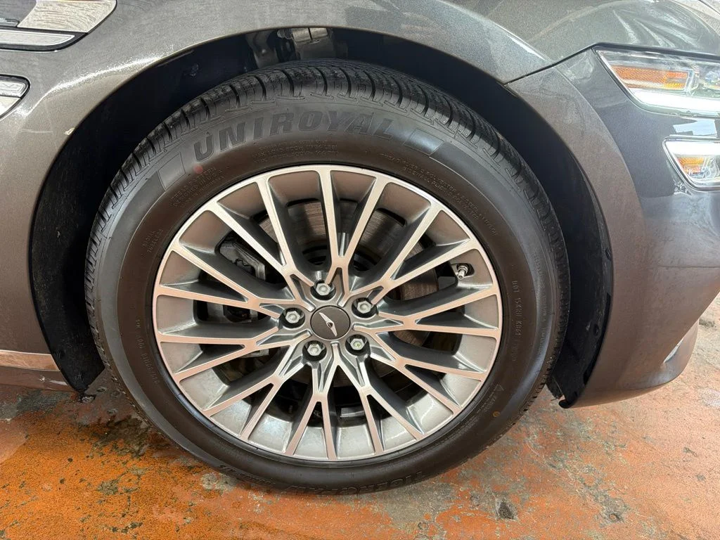 Used 2023 Gray Genesis 2.5T image 10