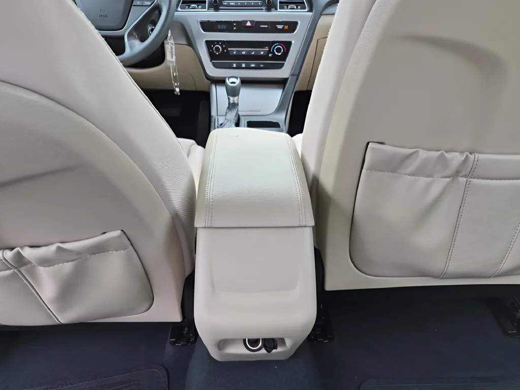 Used 2015 Brown Hyundai SE image 28