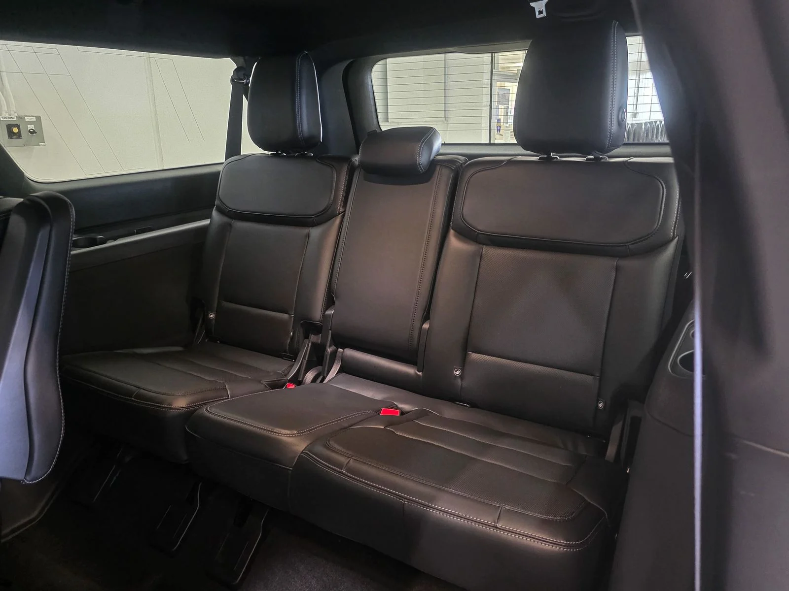 New 2026 White Ford Platinum image 25