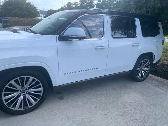 Used 2022 White Jeep Series III image 3