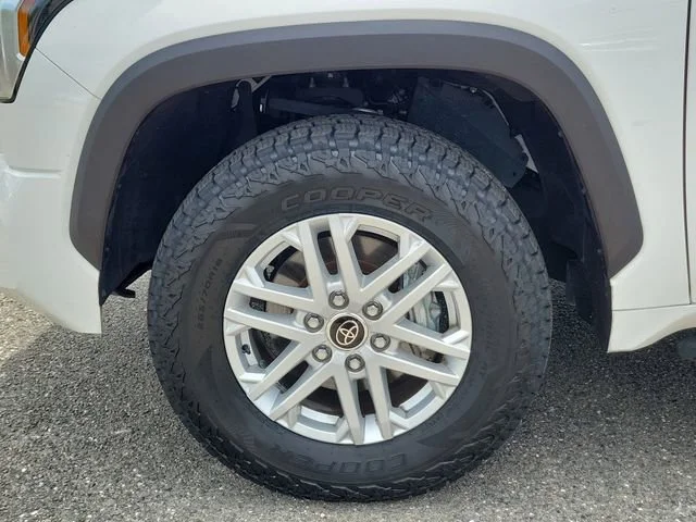 2024 Toyota Tundra SR5 - Photo 6