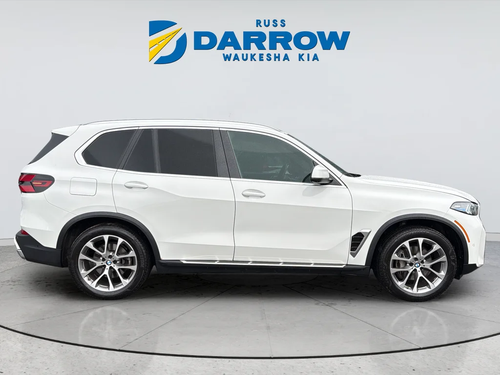 Used 2026 White BMW xDrive40i image 6
