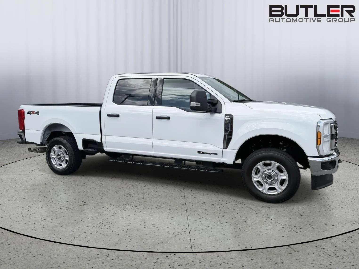 Used 2025 Oxford White Ford XLT image 7