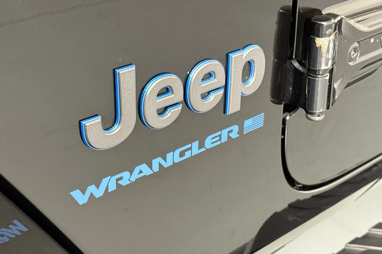 Used 2024 BLACK Jeep Sport S 4XE image 9