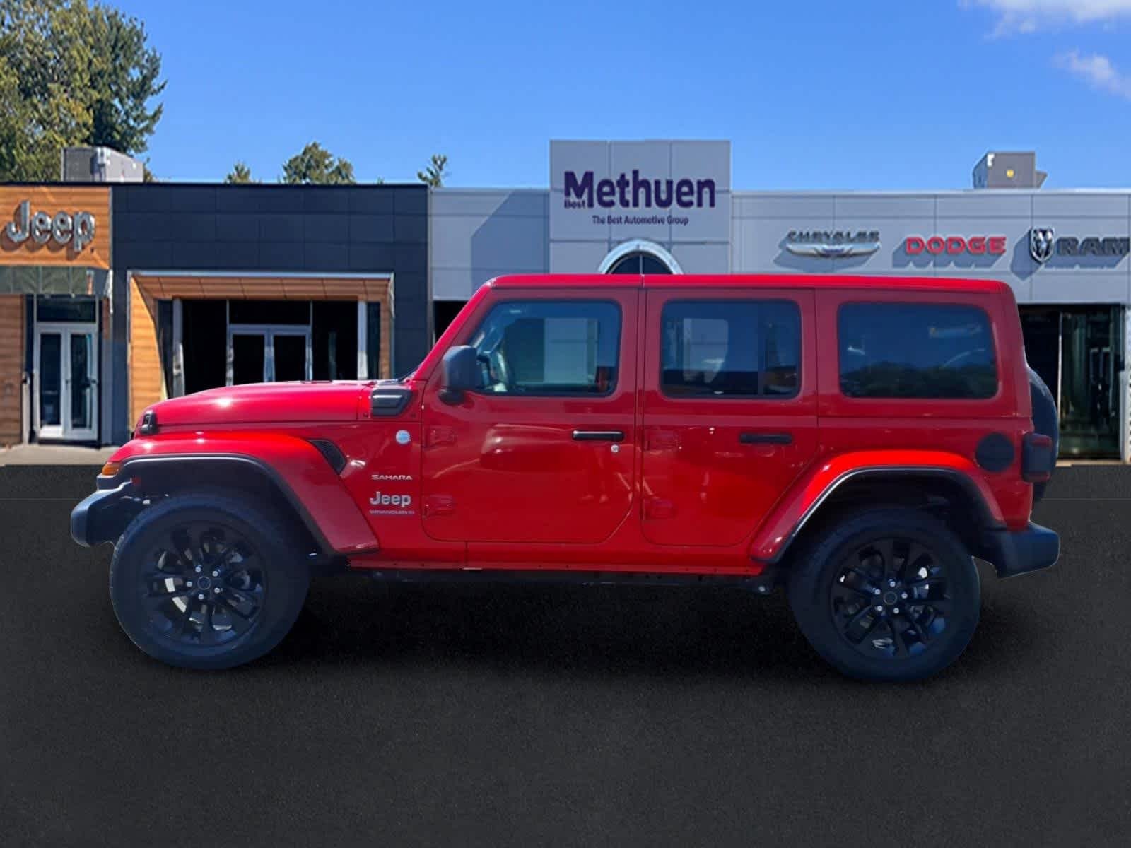 Used 2024 Firecracker Red Clearcoat Jeep Sahara image 8