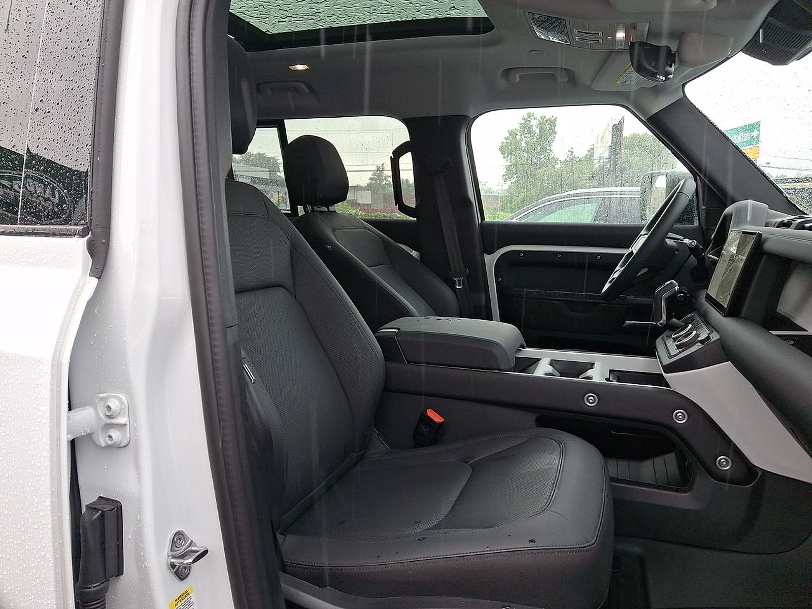 Certified Used 2025 Fuji White - 1AA Land Rover 110 P400 S image 30