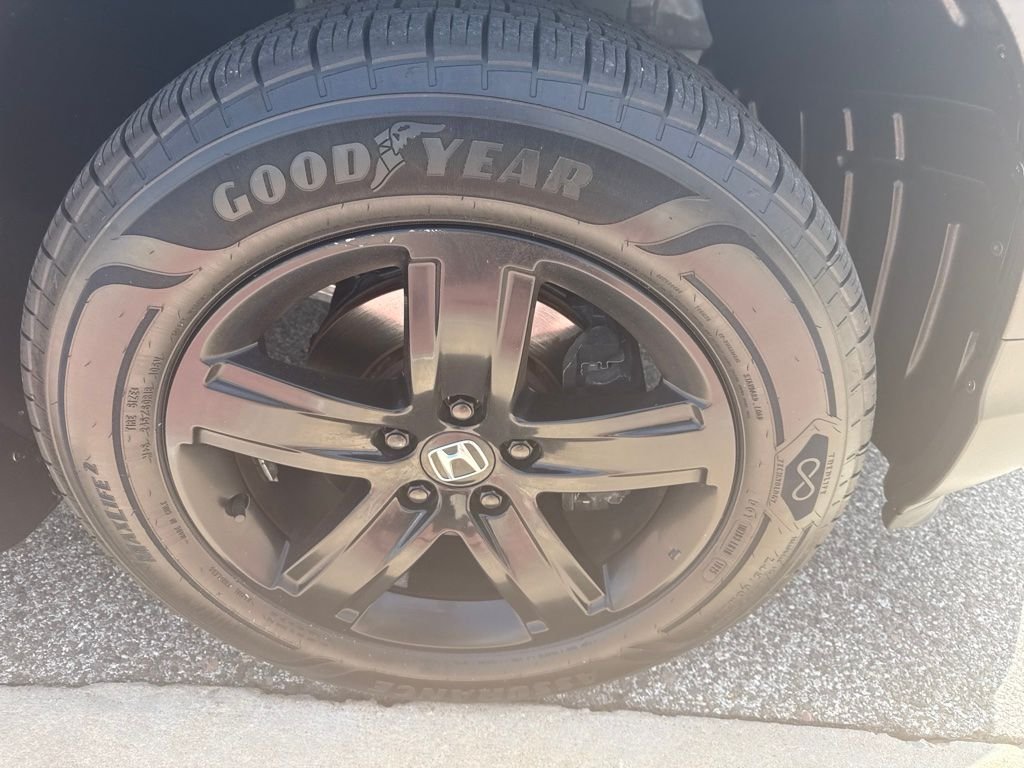 Used 2022 Gray Honda Black Edition image 7