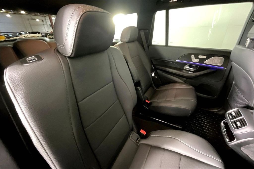 Used 2026 Black Mercedes-Benz GLS 450 image 19