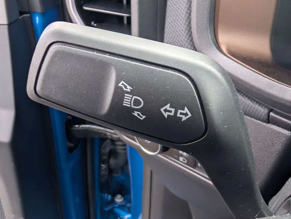 New 2025 Velocity Blue Metallic Ford Outer Banks® image 33