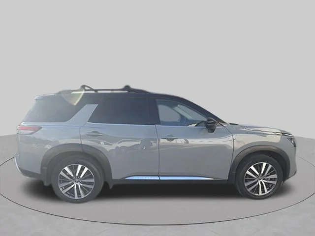 Used 2022 Gray Nissan Platinum image 2