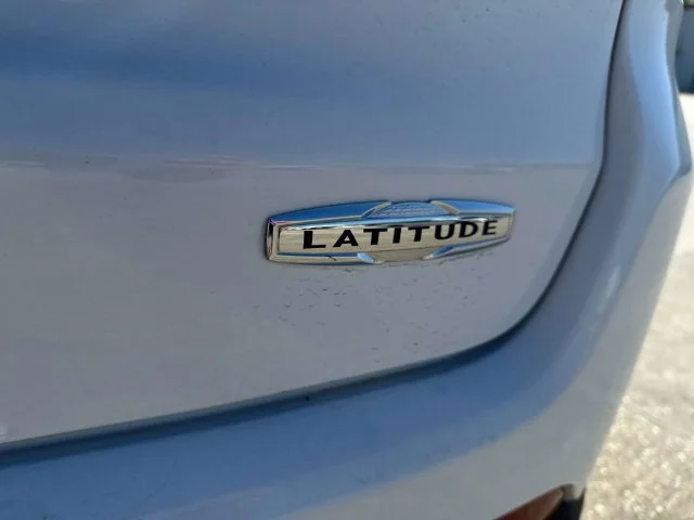 Used 2025 White Jeep Latitude image 14