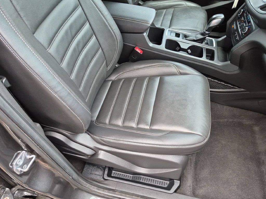 Used 2018 Gray Ford SEL image 25