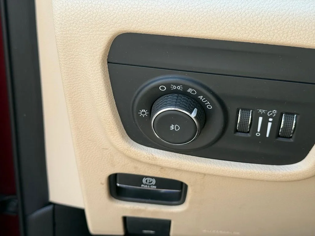 Used 2023 Red Jeep Limited image 21