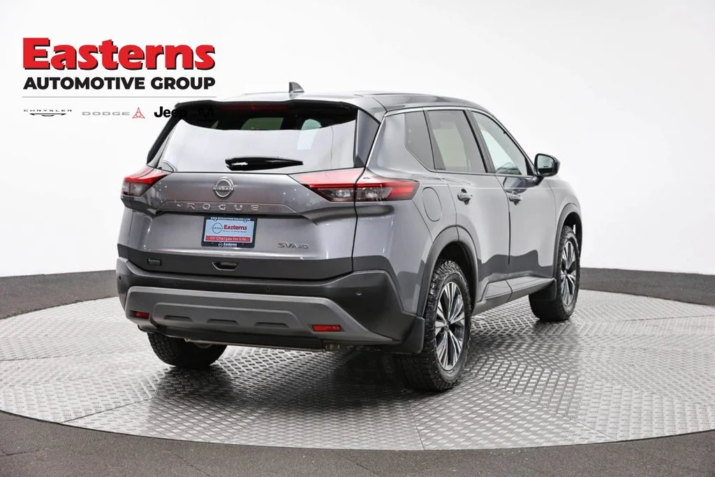 Used 2023 Gray Nissan SV image 8