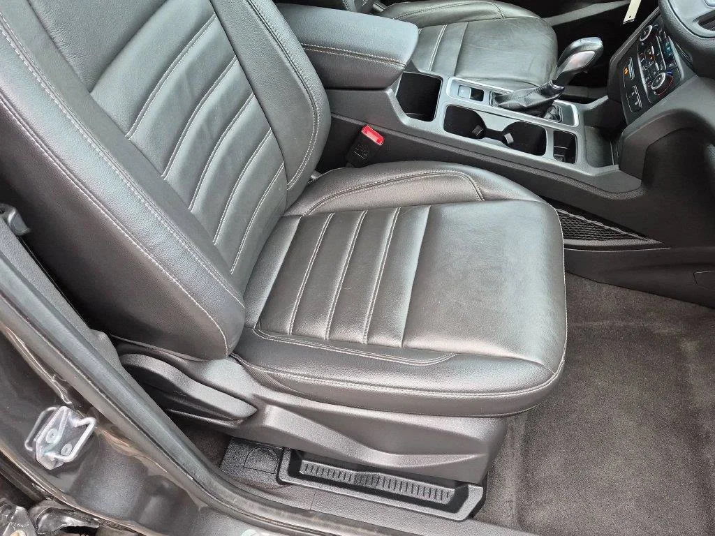 Used 2018 Gray Ford SEL image 25