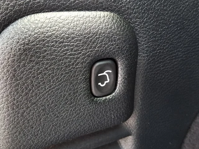 Used 2017 Red Jeep Trailhawk image 33
