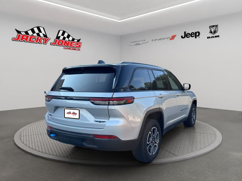 Used 2023 Silver Zynith Jeep Trailhawk image 8