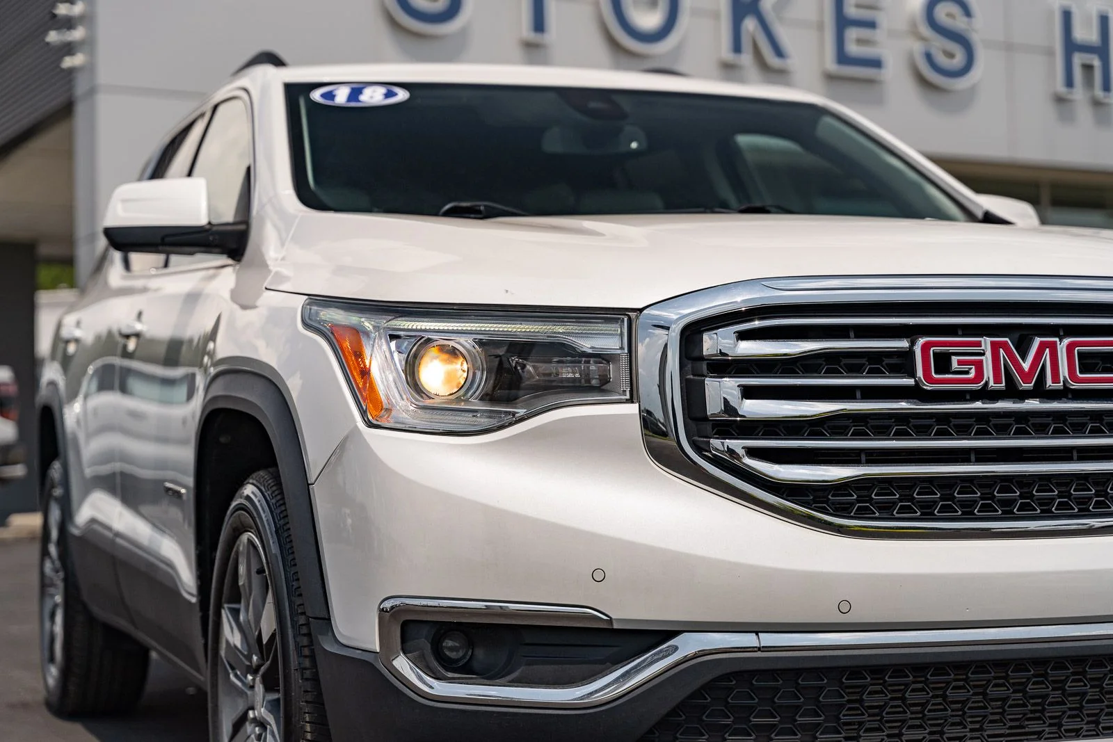 Used 2018 White GMC SLT-2 image 9