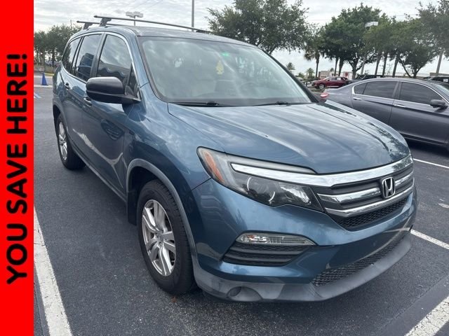 Used 2017  Honda LX image 1