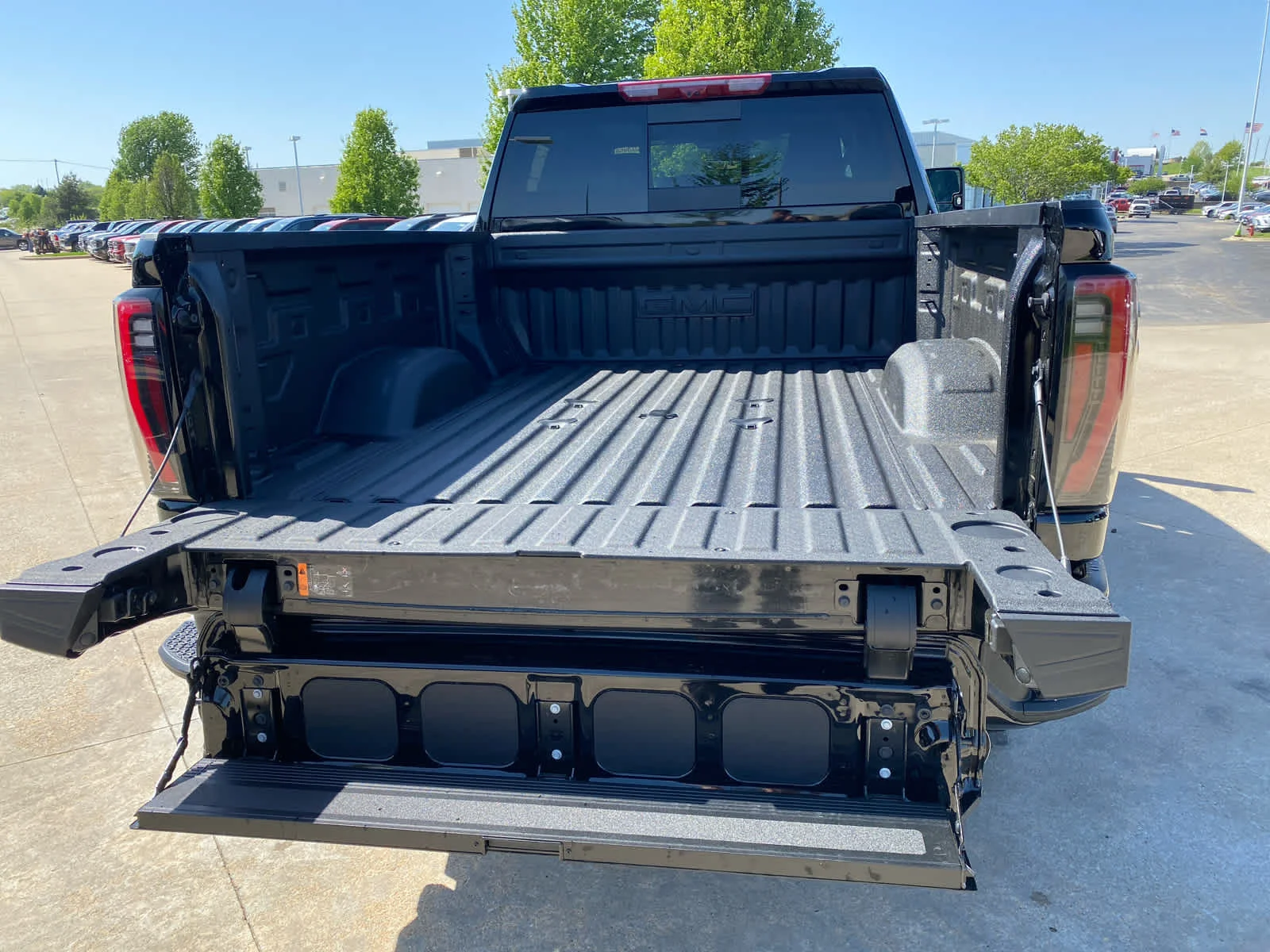 New 2026 Onyx Black GMC AT4 image 33