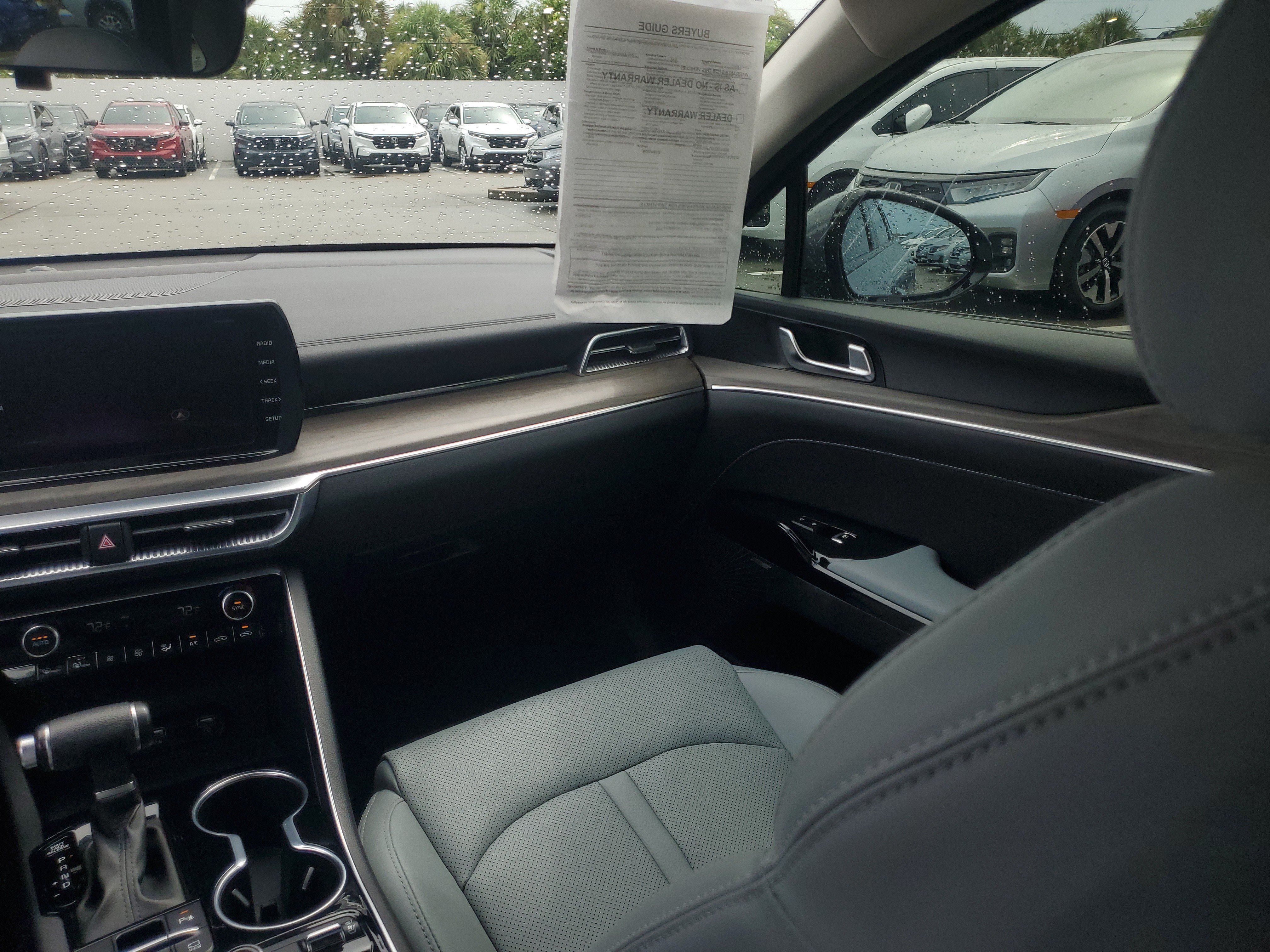 Used 2024 Everlasting Silver Kia EX image 17
